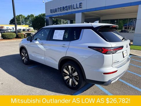 Used 2025 Mitsubishi Outlander SE FWD image 22