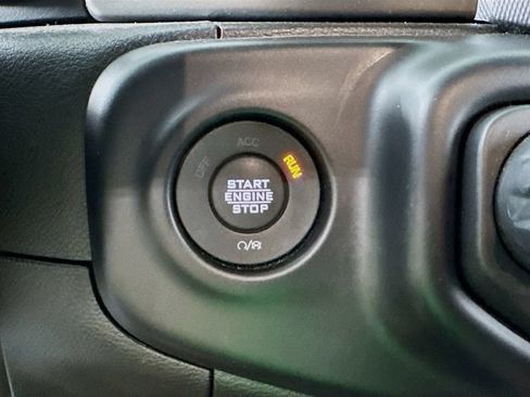 Used 2023 Jeep Wrangler Unlimited w/ Sun & Screen Package AWD/4WD image 15