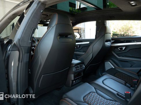Used 2021 Lamborghini Urus image 35