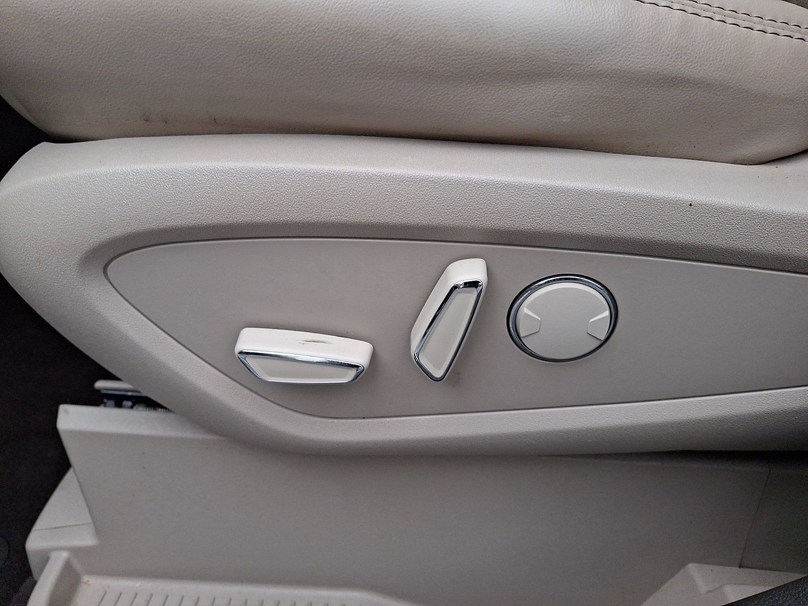 Certified 2023 Lincoln Nautilus Reserve AWD/4WD image 16