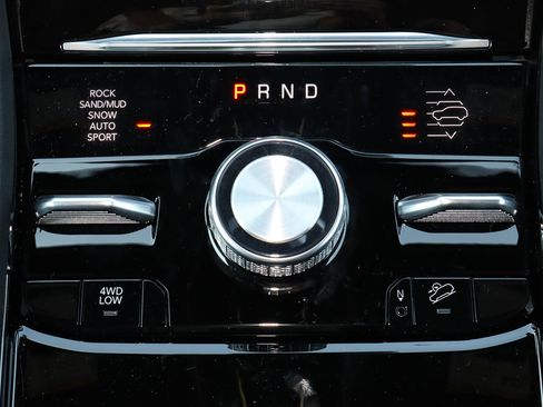 New 2025 Jeep Grand Cherokee Overland w/ Luxury Tech Group IV image 21