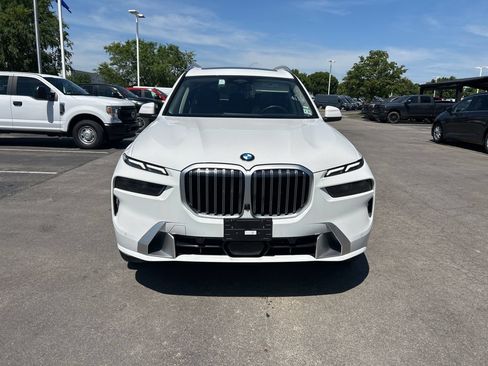 Used 2026 BMW X7 xDrive40i AWD/4WD image 8
