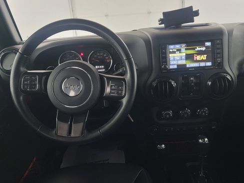 Used 2017 Jeep Wrangler Unlimited Rubicon image 12