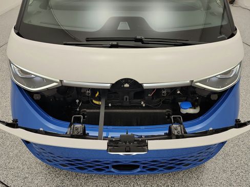 Used 2025 Volkswagen ID. Buzz 1st Edition AWD/4WD image 17
