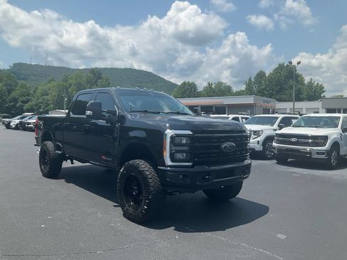 Used 2023 Ford F250 Lariat w/ Lariat Ultimate Package AWD/4WD image 3