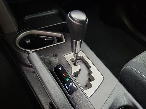 Used 2018 Toyota RAV4 XLE image 19