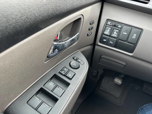 Used 2014 Honda Odyssey Touring Elite image 23