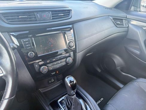 Used 2018 Nissan Rogue SL w/ Premium Package image 24