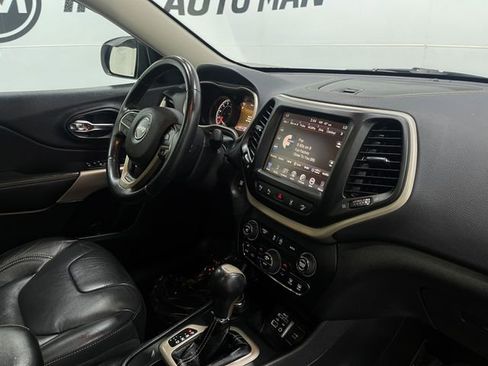 Used 2018 Jeep Cherokee Limited w/ Technology Group image 21