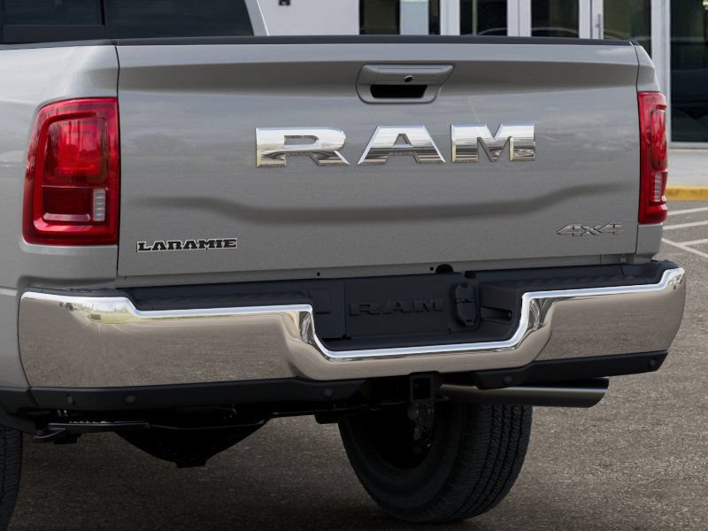 New 2026 RAM 2500 Laramie AWD/4WD image 13