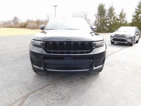 Used 2024 Jeep Grand Cherokee L Laredo RWD image 8
