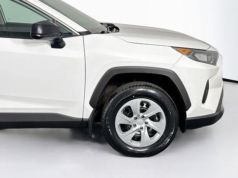 Used 2021 Toyota RAV4 LE AWD/4WD image 40
