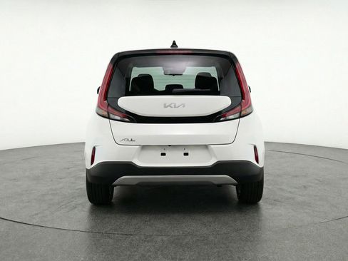 Used 2025 Kia Soul LX w/ LX Technology Package FWD image 7