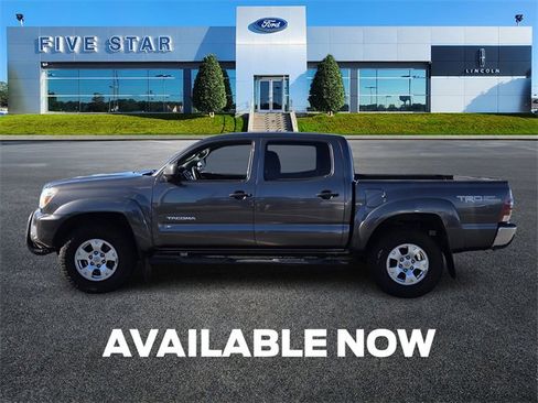 Used 2013 Toyota Tacoma 4x4 Double Cab w/ TRD Off-Road Pkg image 4