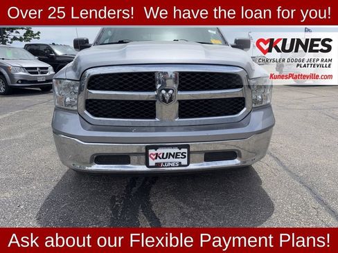Used 2019 RAM 1500 Classic SLT w/ Luxury Group AWD/4WD image 3