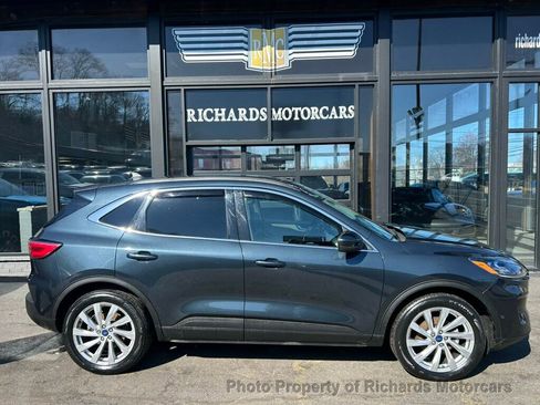 Used 2022 Ford Escape Titanium w/ Titanium Elite Package AWD/4WD image 1