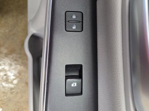 Used 2017 Toyota Camry XSE FWD image 23