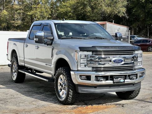 Used 2019 Ford F250 Lariat w/ Lariat Ultimate Package image 9
