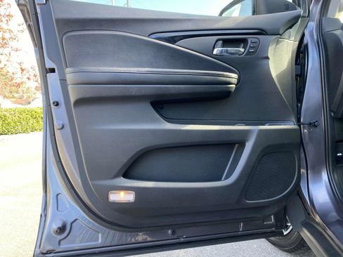 Used 2021 Honda Pilot Touring image 17
