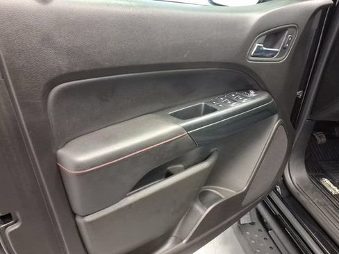 Used 2016 GMC Canyon SLE w/ All Terrain Package AWD/4WD image 11