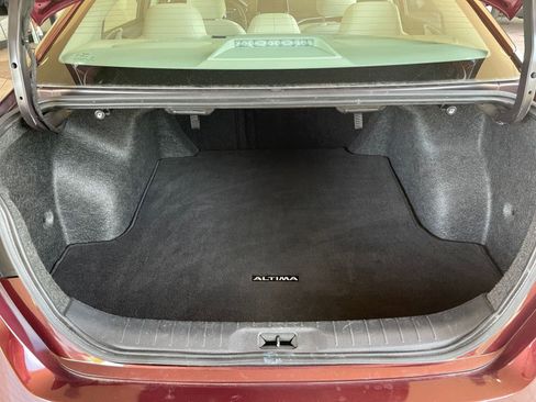 Used 2025 Nissan Altima 2.5 SV FWD image 30
