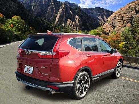 Used 2019 Honda CR-V Touring image 3