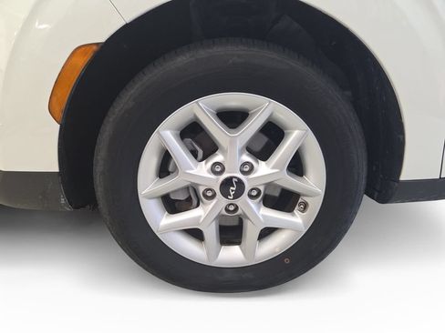 Used 2025 Kia Soul LX w/ LX Technology Package FWD image 27