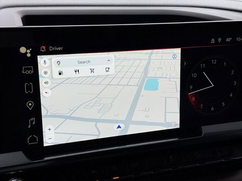 Used 2024 GMC Sierra 1500 SLT image 3