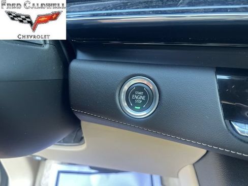 Used 2022 Cadillac Escalade Premium Luxury AWD/4WD image 22