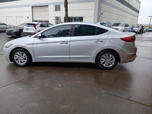 Used 2017 Hyundai Elantra SE image 7