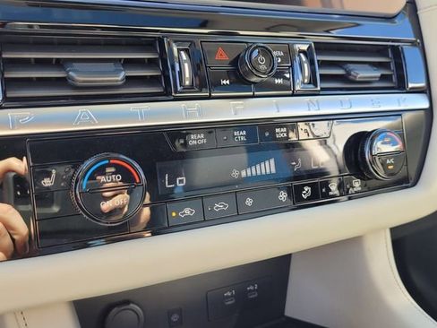 New 2026 Nissan Pathfinder SL w/ SL Premium Package AWD/4WD image 16