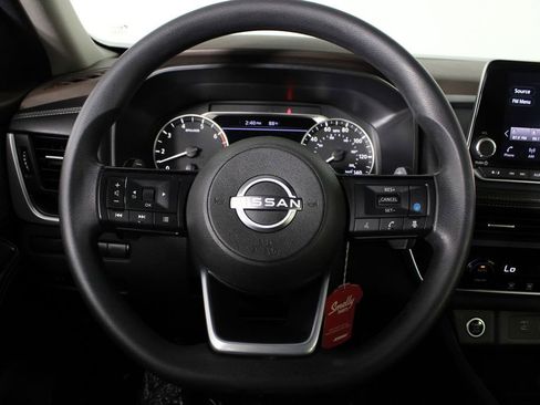 Certified 2023 Nissan Rogue SV FWD image 10