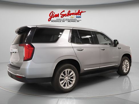Used 2024 GMC Yukon SLT w/ SLT Luxury Package AWD/4WD image 6
