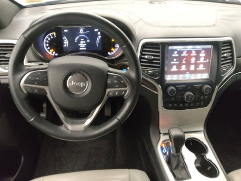 Used 2018 Jeep Grand Cherokee Limited image 22
