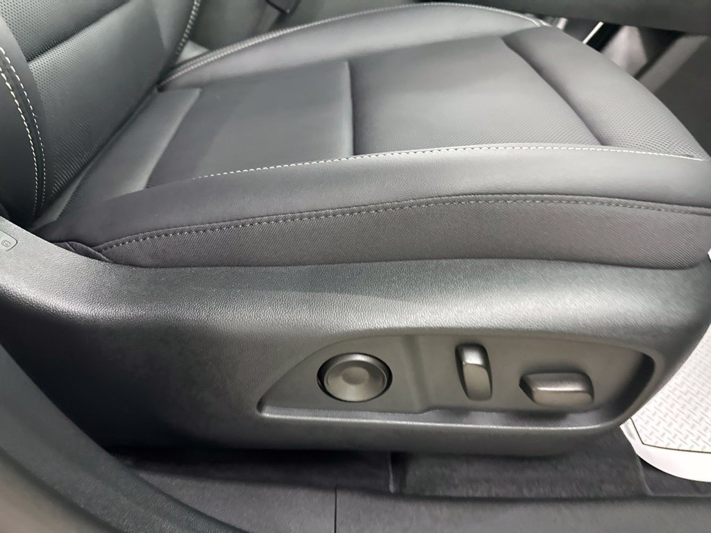 New 2027 GMC Terrain Elevation w/ Elevation Premium Package AWD/4WD image 18