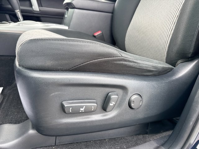 Used 2016 Toyota 4Runner SR5 AWD/4WD image 12