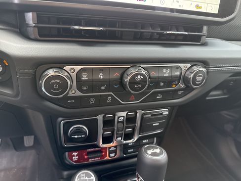 New 2025 Jeep Wrangler Rubicon w/ Steel Bumper Group image 31