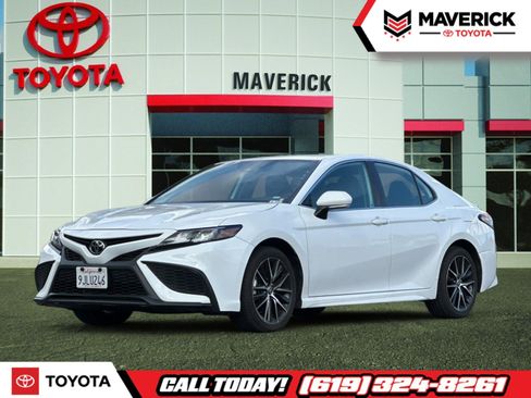 Used 2024 Toyota Camry SE image 1
