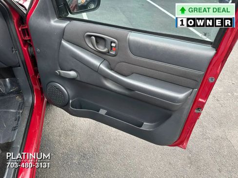 Used 2003 Chevrolet S10 Pickup LS image 14