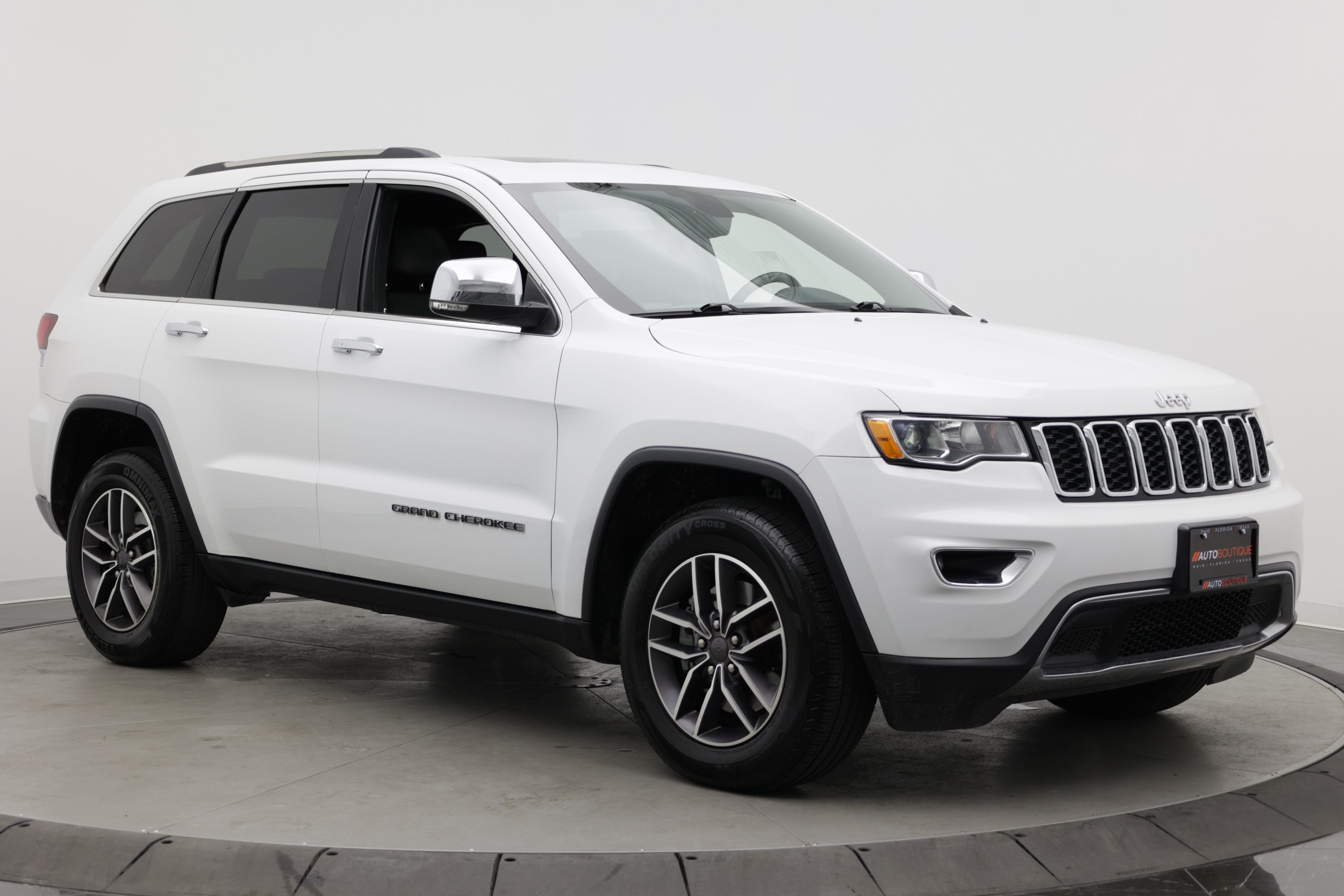 Used 2021 Jeep Grand Cherokee Limited w/ Trailer Tow Group IV AWD/4WD image 3