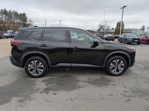 Used 2022 Nissan Rogue SV image 7