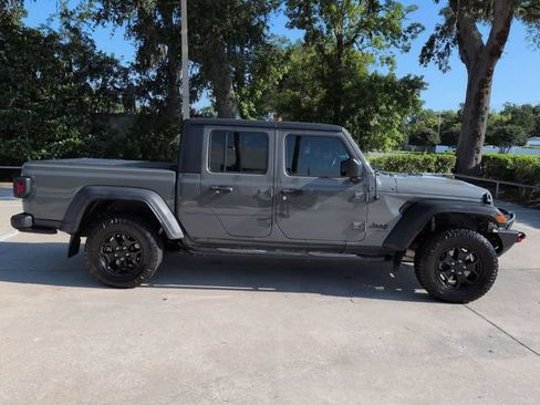 Used 2020 Jeep Gladiator Sport AWD/4WD image 3