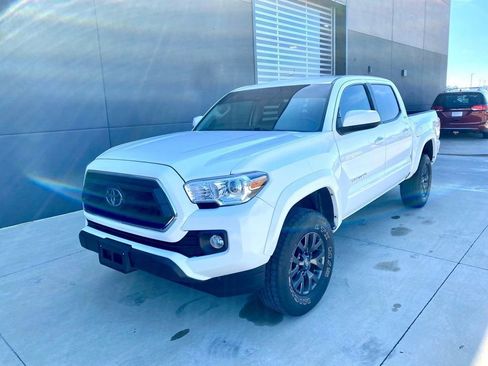 Used 2023 Toyota Tacoma SR5 image 3