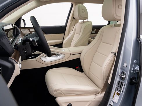 New 2026 Mercedes-Benz GLS 450 4MATIC image 18