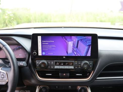 Certified 2024 Toyota Grand Highlander AWD Hybrid image 18