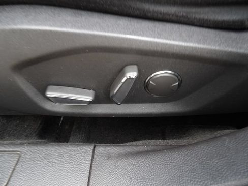 Used 2016 Ford Fusion SE w/ Equipment Group 201A FWD image 17