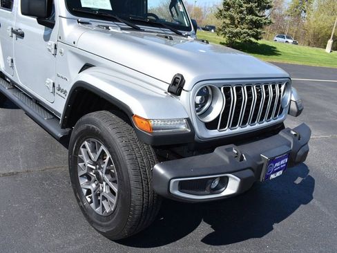 Used 2024 Jeep Wrangler Unlimited Sahara w/ Dual Top Group AWD/4WD image 2