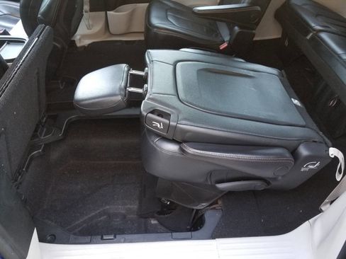 Used 2018 Chrysler Pacifica Touring-L image 18