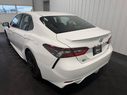 Used 2023 Toyota Camry SE FWD image 4