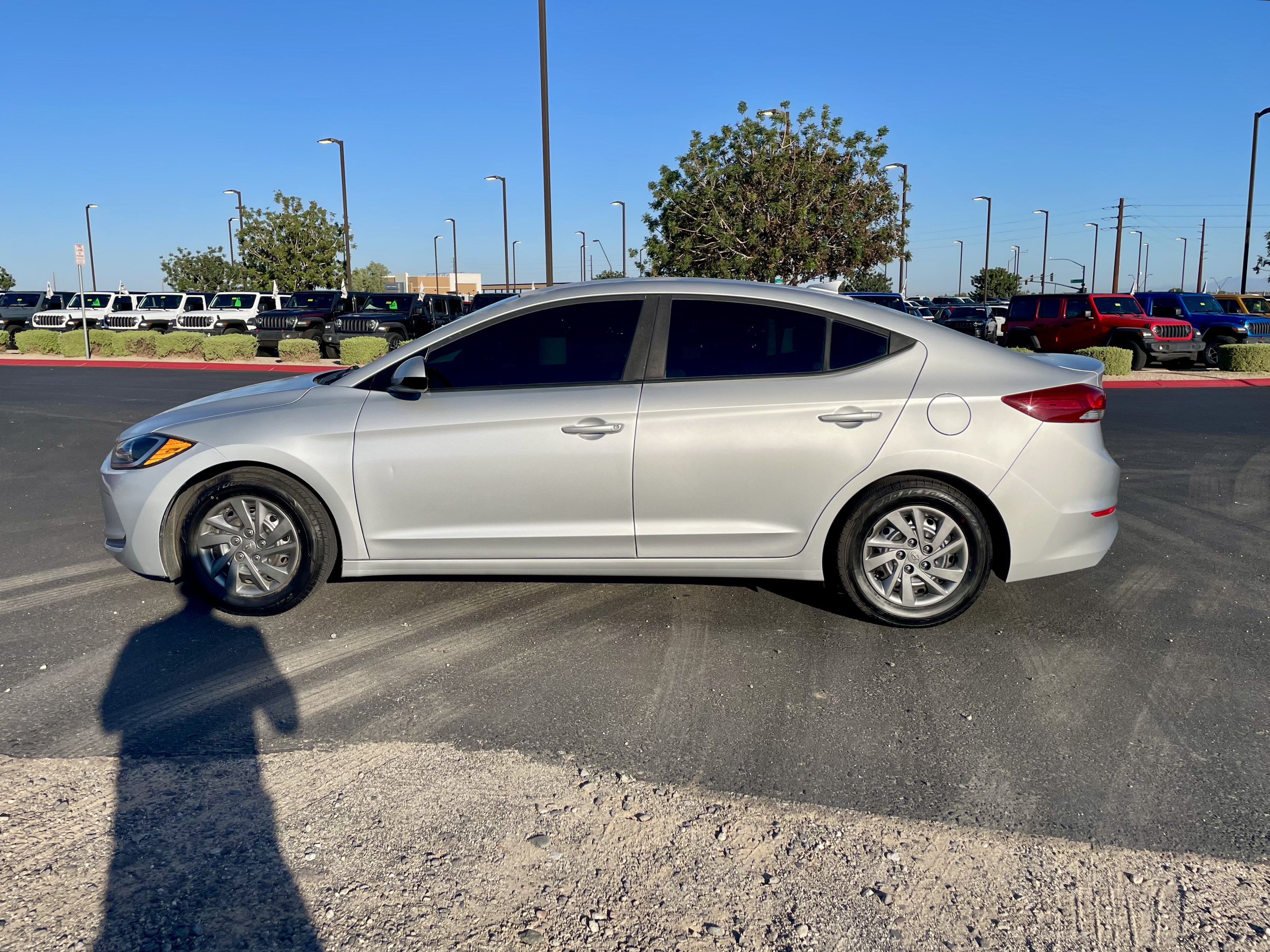 Used 2017 Hyundai Elantra SE FWD image 2